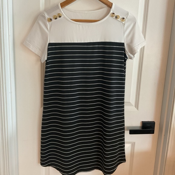 SHEIN - Short Sleeve Pullover Over Dress - Black & Cream - Ladies Size Small - Picture 2 of 9